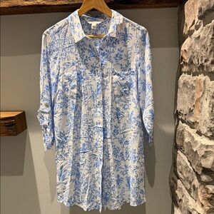 Lilly Pulitzer White Shirt with Blue Floral Sketch Print